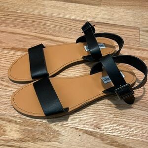 Steve Madden Black strappy Sandals size 8